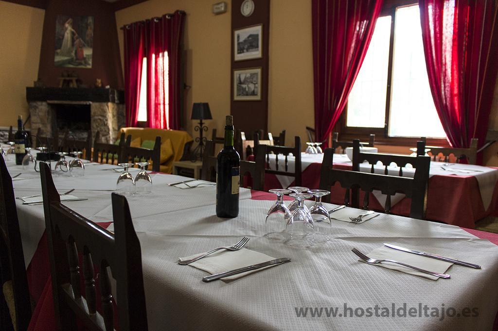 Hostal Del Tajo Пералехос-де-лас-Тручас Екстер'єр фото
