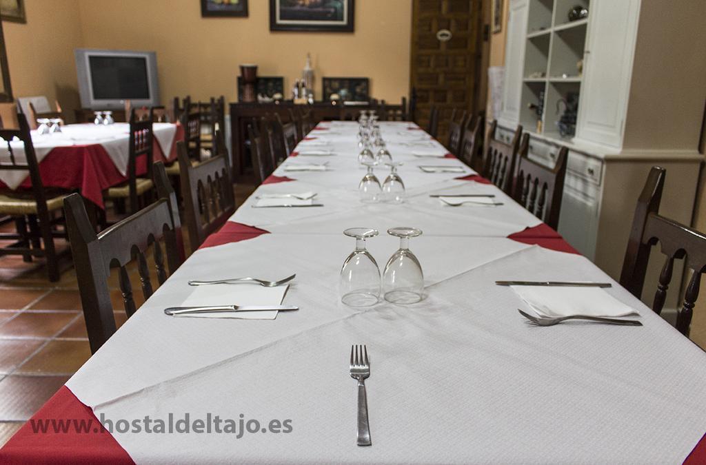 Hostal Del Tajo Пералехос-де-лас-Тручас Екстер'єр фото
