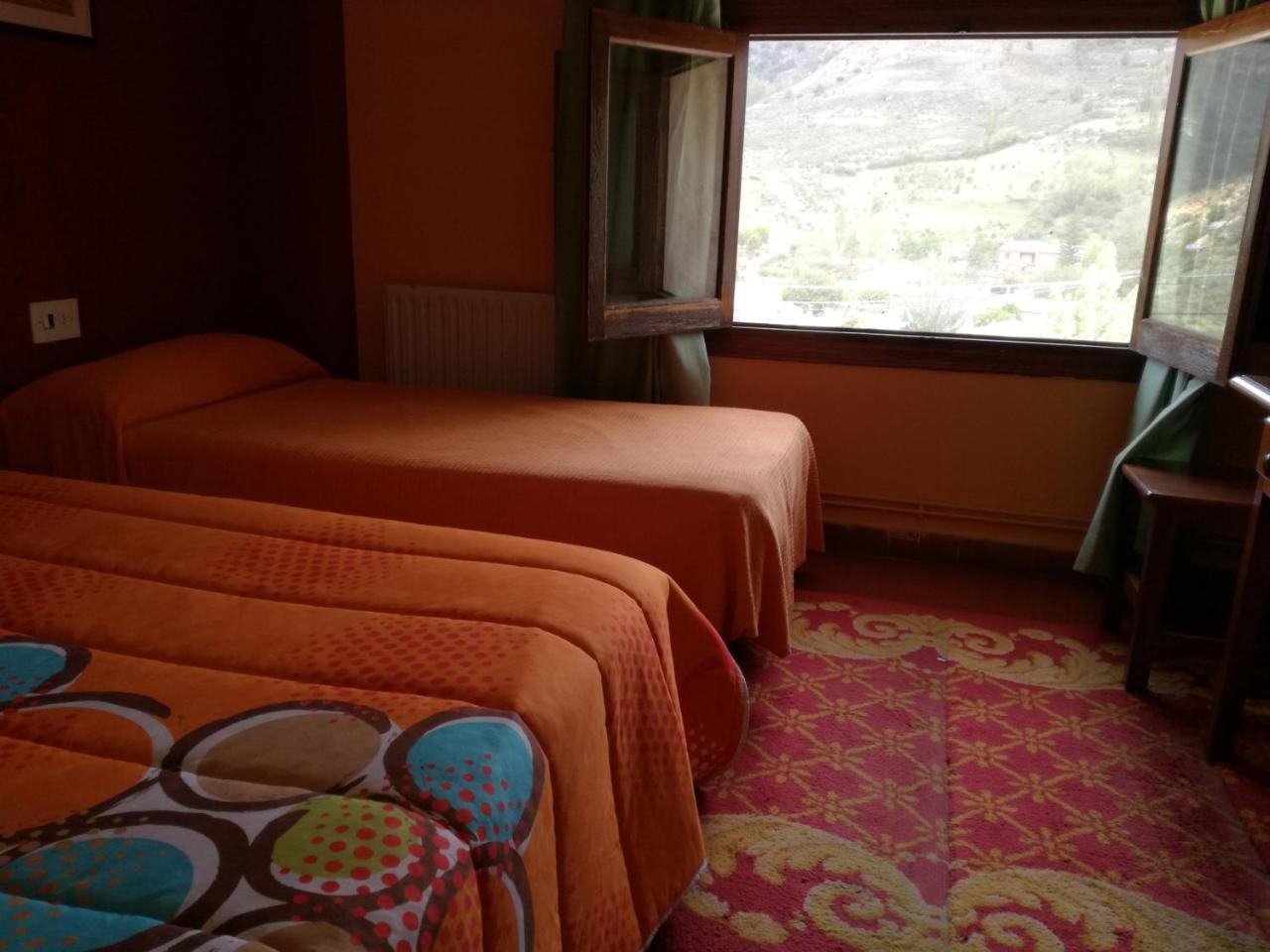 Hostal Del Tajo Пералехос-де-лас-Тручас Екстер'єр фото