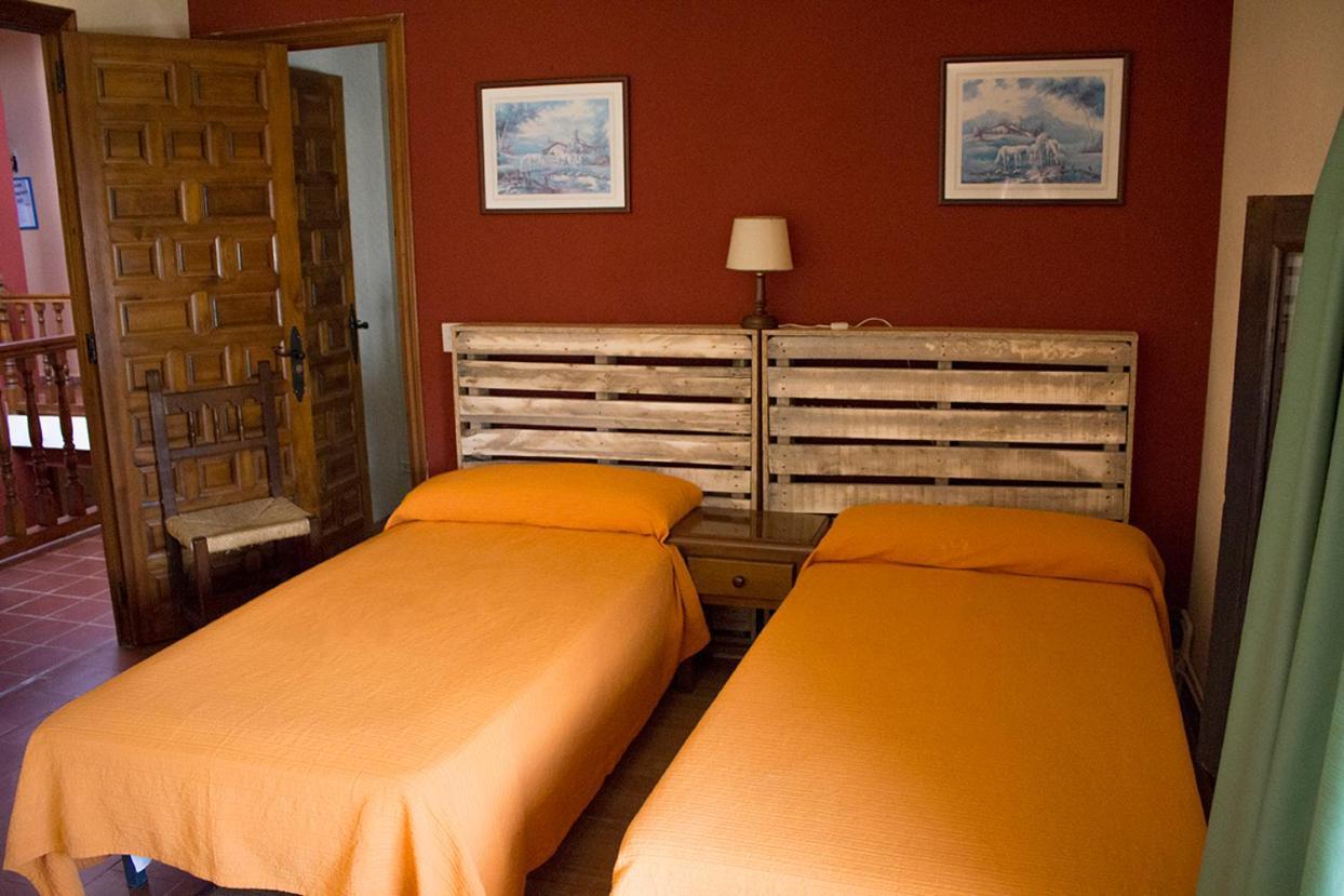 Hostal Del Tajo Пералехос-де-лас-Тручас Екстер'єр фото